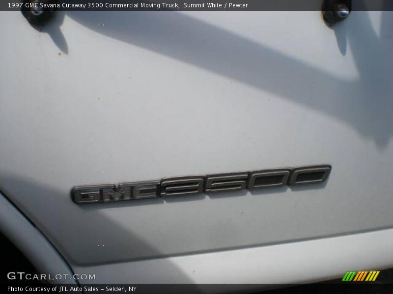 Summit White / Pewter 1997 GMC Savana Cutaway 3500 Commercial Moving Truck
