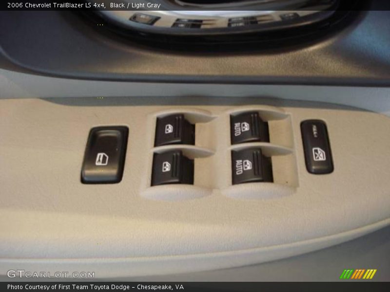 Black / Light Gray 2006 Chevrolet TrailBlazer LS 4x4