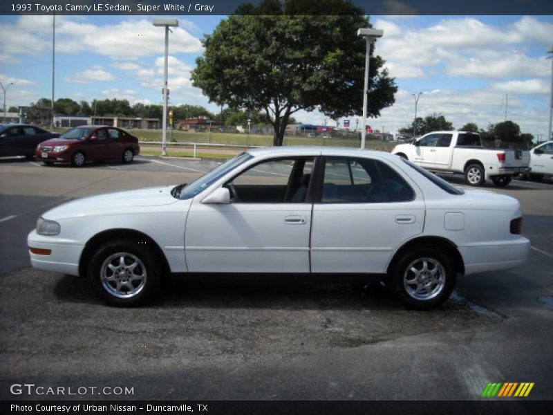 Super White / Gray 1993 Toyota Camry LE Sedan