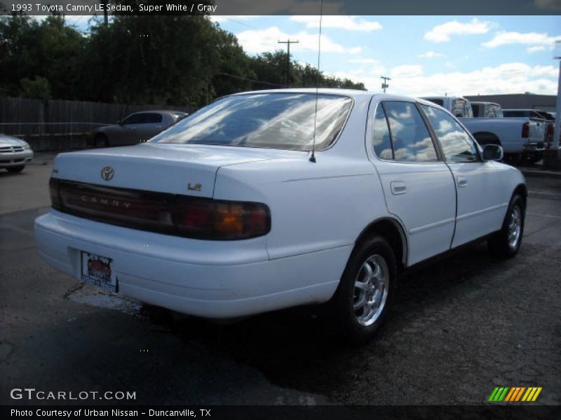 Super White / Gray 1993 Toyota Camry LE Sedan