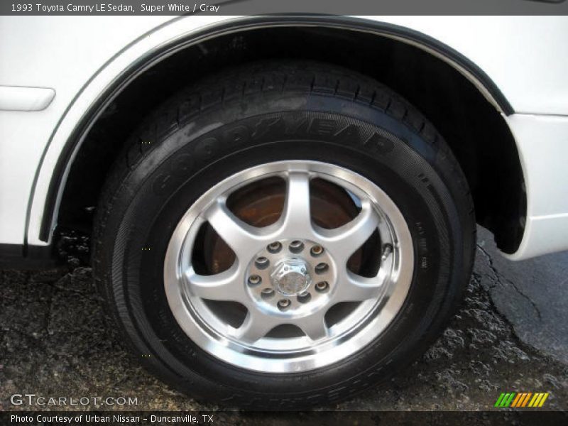Super White / Gray 1993 Toyota Camry LE Sedan