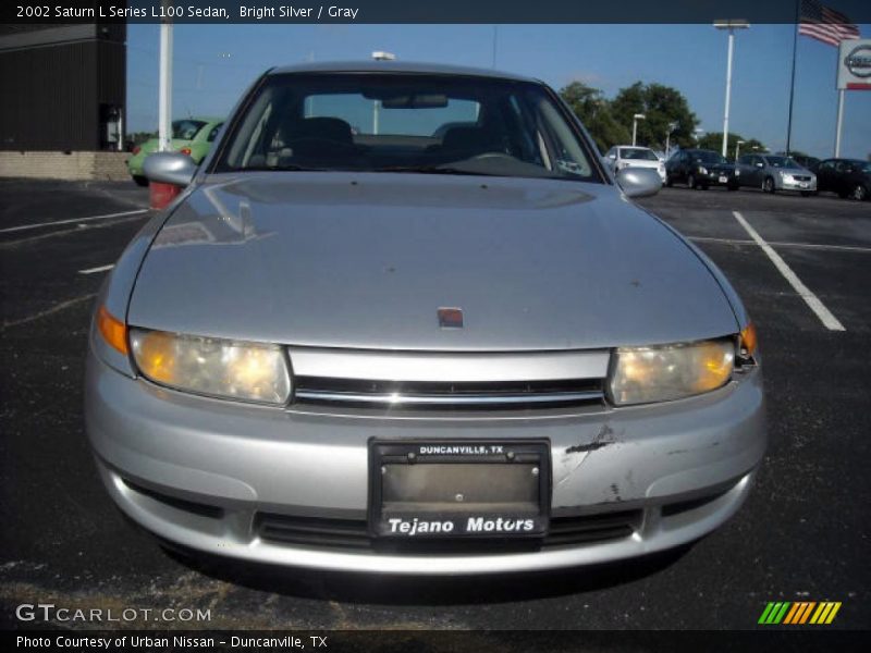 Bright Silver / Gray 2002 Saturn L Series L100 Sedan