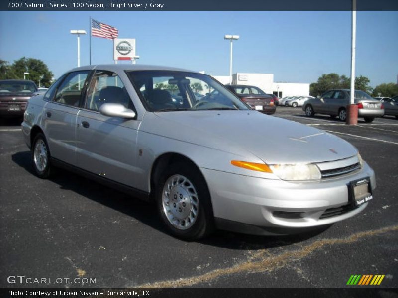 Bright Silver / Gray 2002 Saturn L Series L100 Sedan