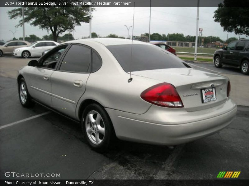 Silver Frost Metallic / Medium Parchment 2004 Ford Taurus SE Sedan