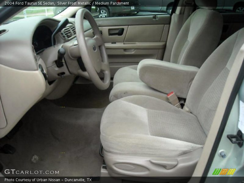 Silver Frost Metallic / Medium Parchment 2004 Ford Taurus SE Sedan