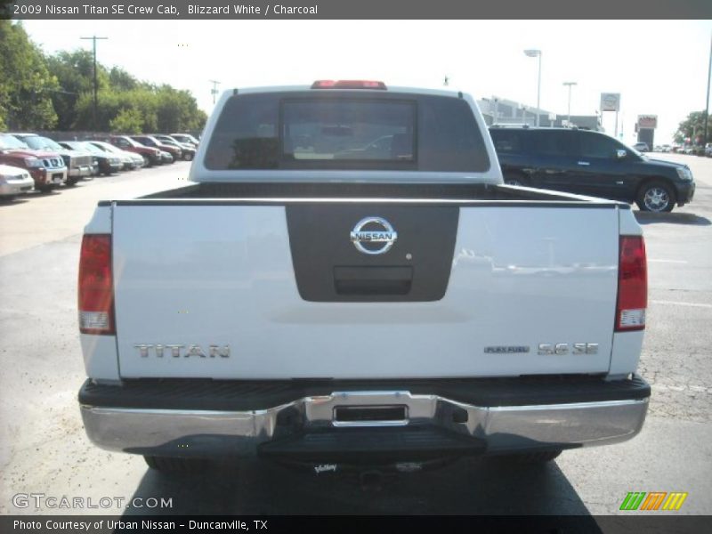 Blizzard White / Charcoal 2009 Nissan Titan SE Crew Cab