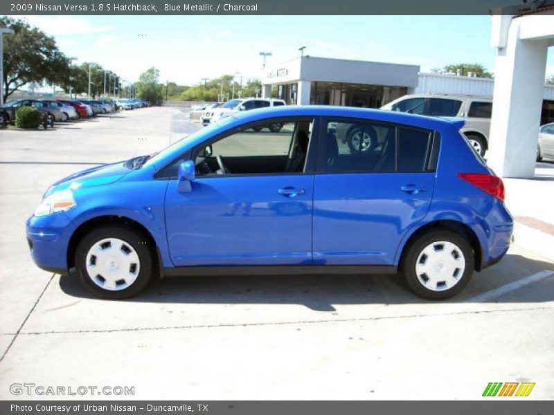 Blue Metallic / Charcoal 2009 Nissan Versa 1.8 S Hatchback
