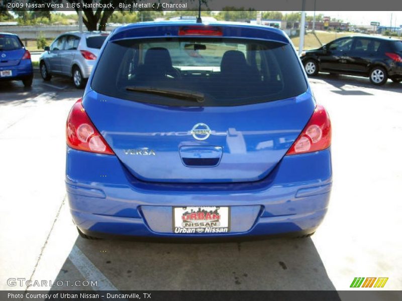 Blue Metallic / Charcoal 2009 Nissan Versa 1.8 S Hatchback