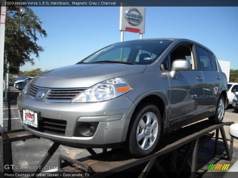 Magnetic Gray / Charcoal 2009 Nissan Versa 1.8 SL Hatchback