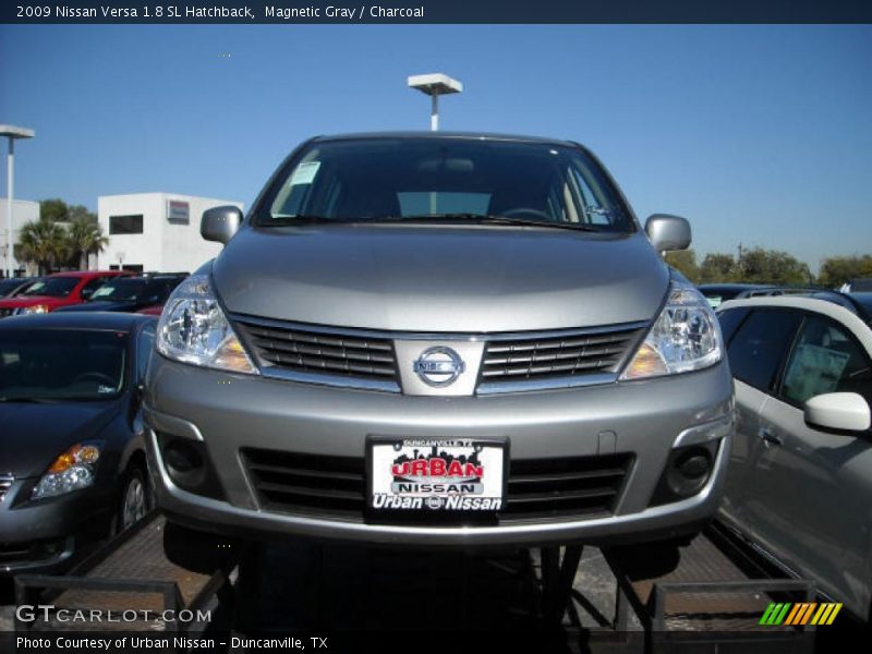 Magnetic Gray / Charcoal 2009 Nissan Versa 1.8 SL Hatchback