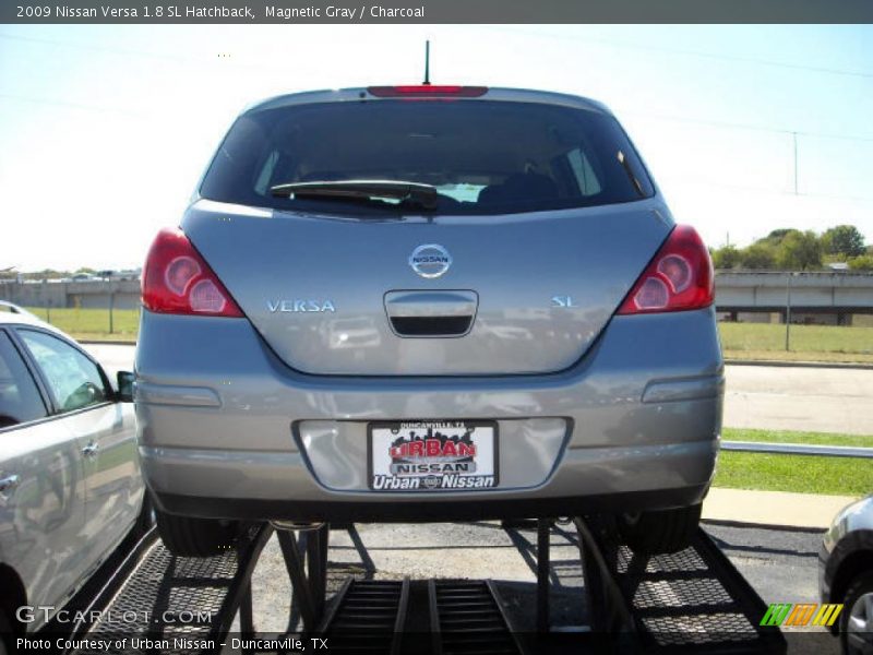 Magnetic Gray / Charcoal 2009 Nissan Versa 1.8 SL Hatchback