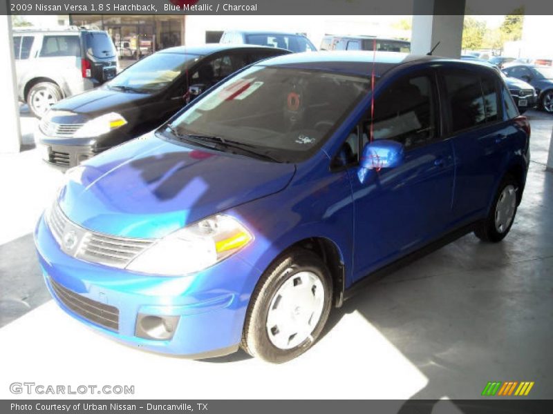 Blue Metallic / Charcoal 2009 Nissan Versa 1.8 S Hatchback