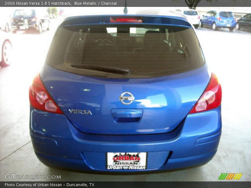 Blue Metallic / Charcoal 2009 Nissan Versa 1.8 S Hatchback