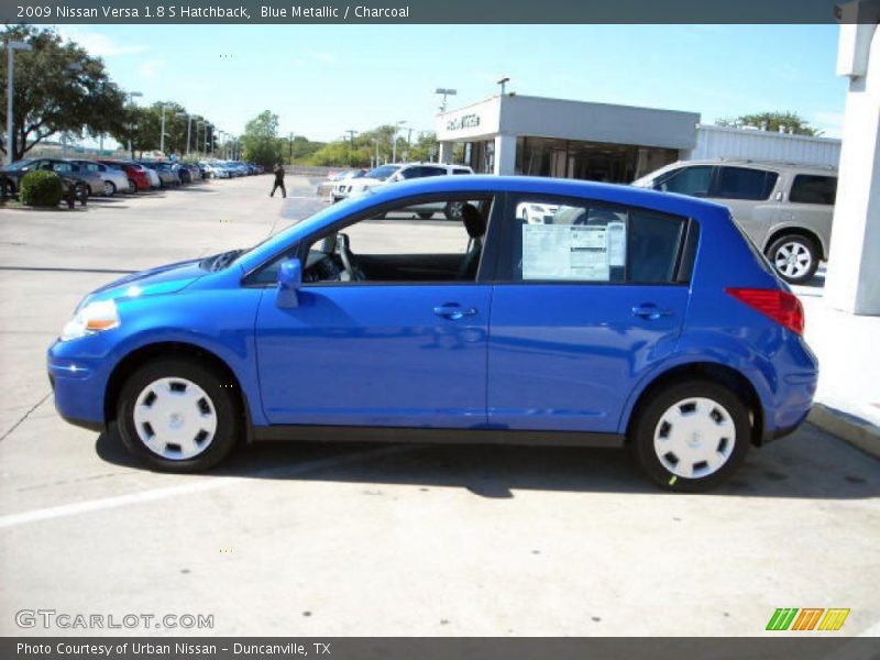 Blue Metallic / Charcoal 2009 Nissan Versa 1.8 S Hatchback