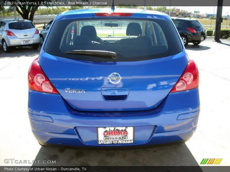 Blue Metallic / Charcoal 2009 Nissan Versa 1.8 S Hatchback