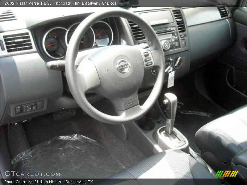 Brillant Silver / Charcoal 2009 Nissan Versa 1.8 SL Hatchback