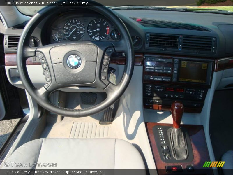 Jet Black / Grey 2000 BMW 7 Series 740i Sedan