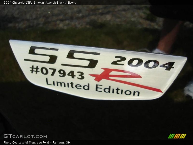 Smokin' Asphalt Black / Ebony 2004 Chevrolet SSR
