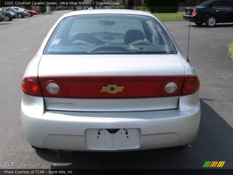 Ultra Silver Metallic / Graphite Gray 2005 Chevrolet Cavalier Sedan
