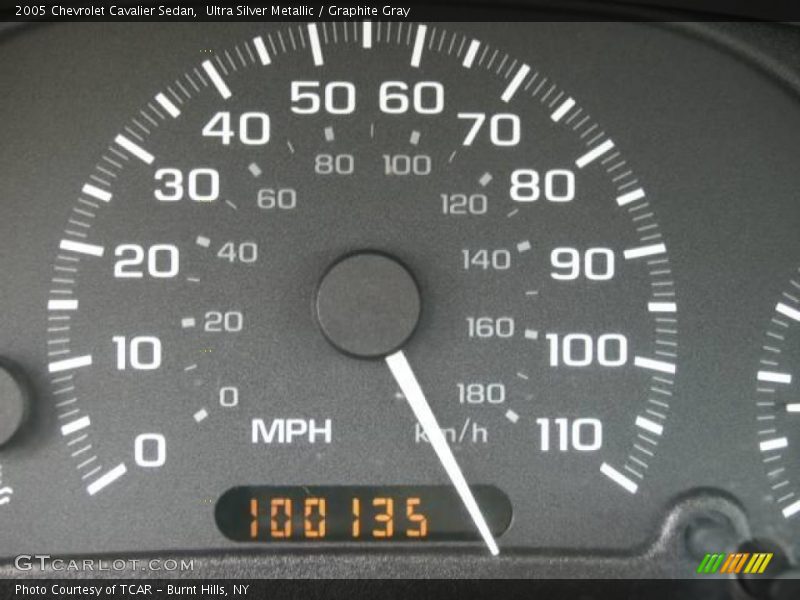 Ultra Silver Metallic / Graphite Gray 2005 Chevrolet Cavalier Sedan
