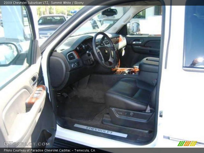 Summit White / Ebony 2009 Chevrolet Suburban LTZ