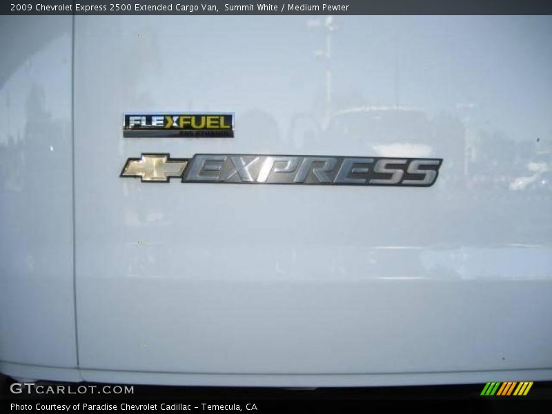 Summit White / Medium Pewter 2009 Chevrolet Express 2500 Extended Cargo Van