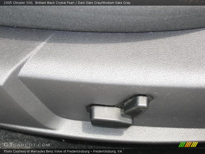 Brilliant Black Crystal Pearl / Dark Slate Gray/Medium Slate Gray 2005 Chrysler 300
