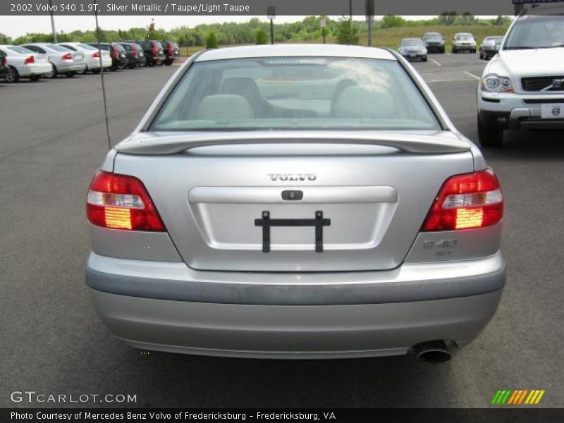 Silver Metallic / Taupe/Light Taupe 2002 Volvo S40 1.9T