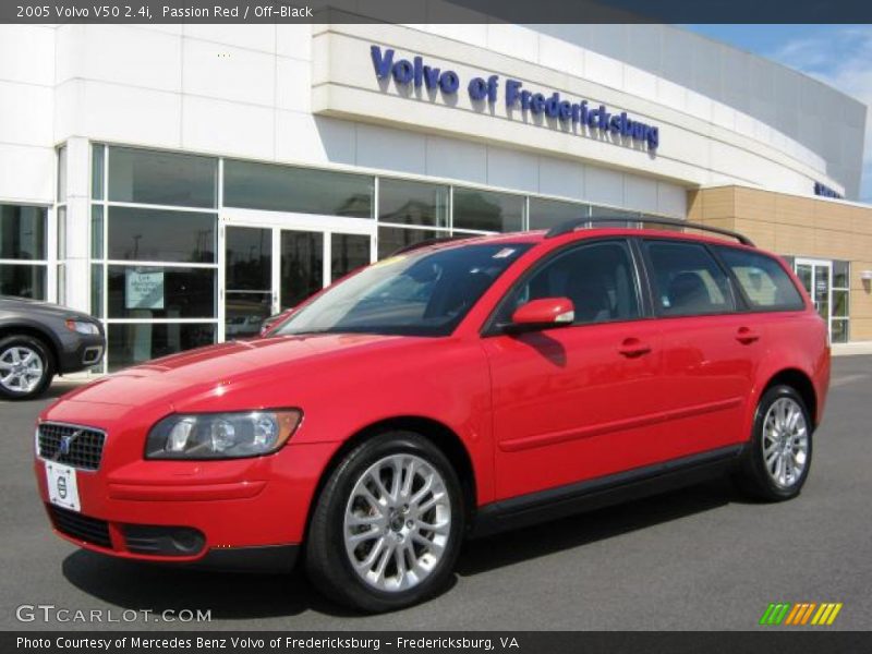 Passion Red / Off-Black 2005 Volvo V50 2.4i