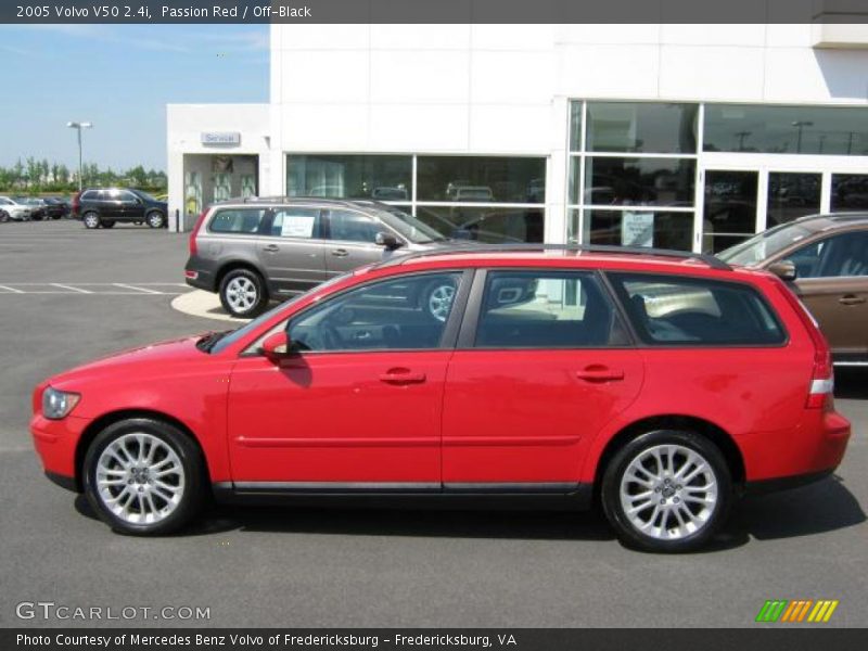 Passion Red / Off-Black 2005 Volvo V50 2.4i