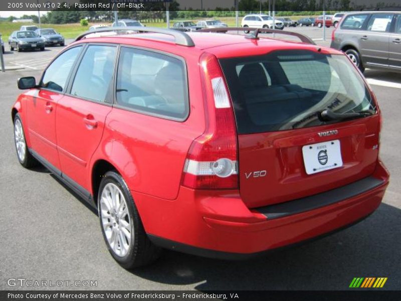 Passion Red / Off-Black 2005 Volvo V50 2.4i