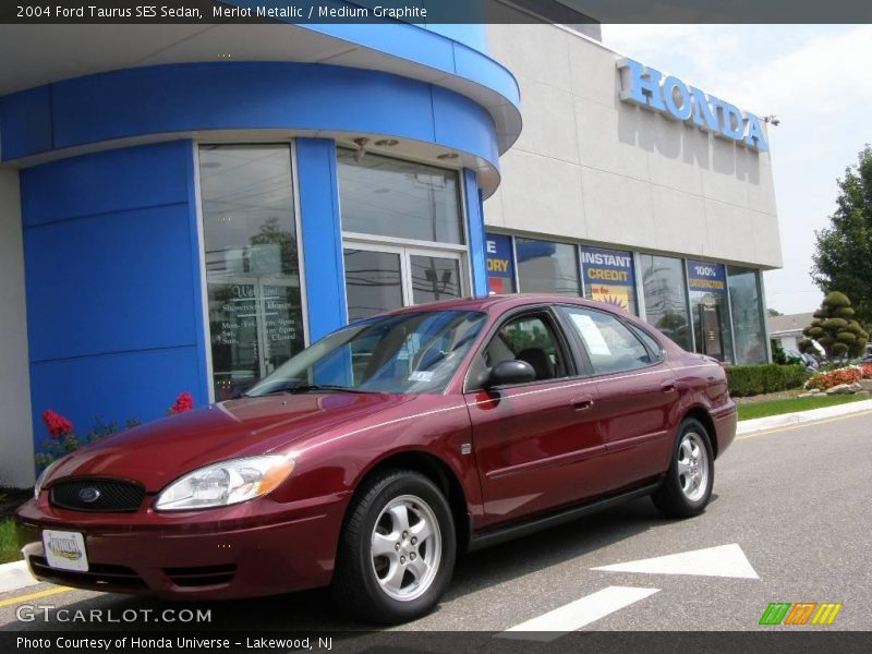 Merlot Metallic / Medium Graphite 2004 Ford Taurus SES Sedan
