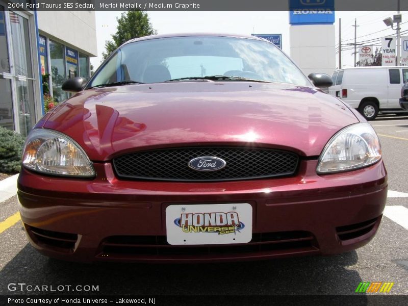 Merlot Metallic / Medium Graphite 2004 Ford Taurus SES Sedan