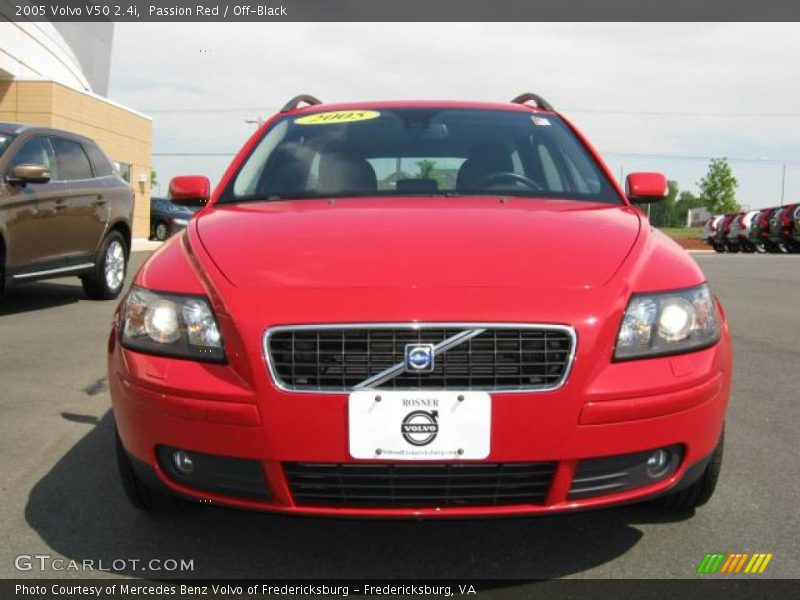 Passion Red / Off-Black 2005 Volvo V50 2.4i