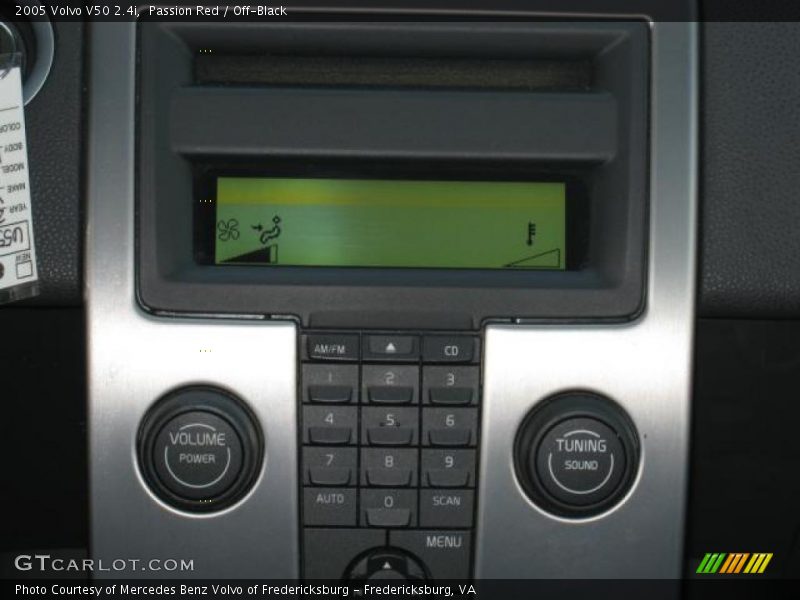 Passion Red / Off-Black 2005 Volvo V50 2.4i