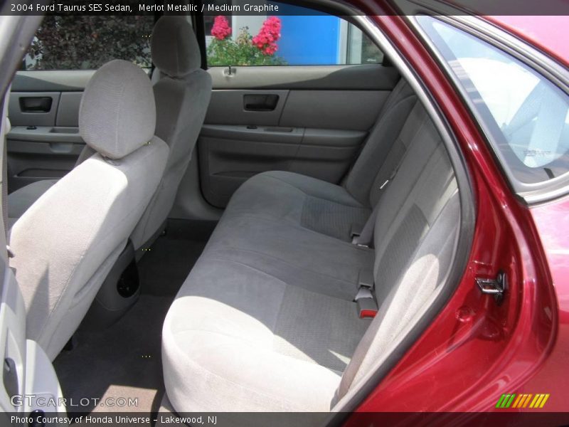 Merlot Metallic / Medium Graphite 2004 Ford Taurus SES Sedan