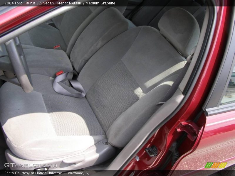 Merlot Metallic / Medium Graphite 2004 Ford Taurus SES Sedan