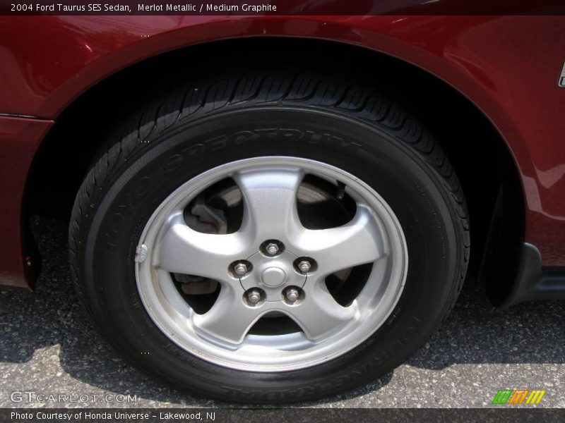 Merlot Metallic / Medium Graphite 2004 Ford Taurus SES Sedan