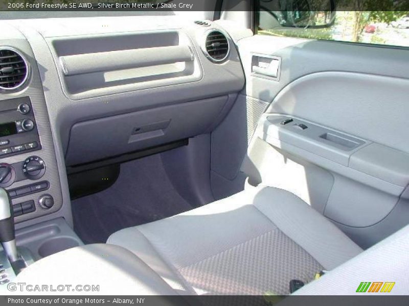 Silver Birch Metallic / Shale Grey 2006 Ford Freestyle SE AWD