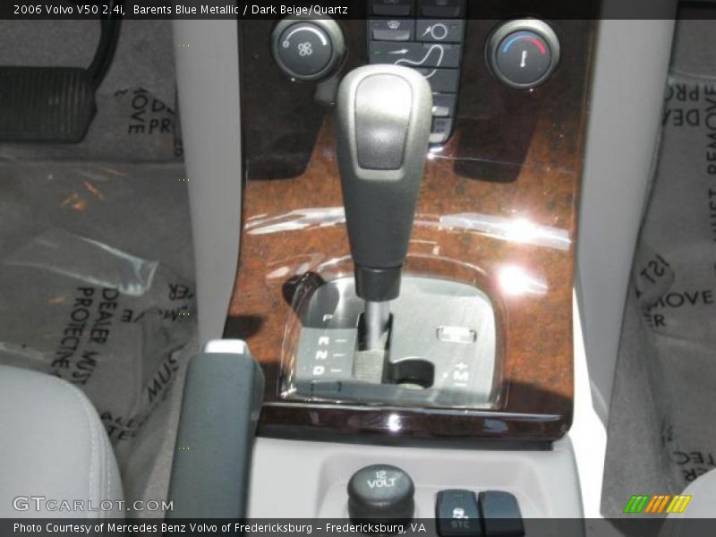 Barents Blue Metallic / Dark Beige/Quartz 2006 Volvo V50 2.4i
