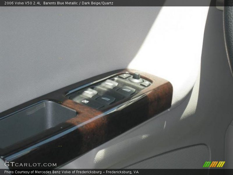 Barents Blue Metallic / Dark Beige/Quartz 2006 Volvo V50 2.4i