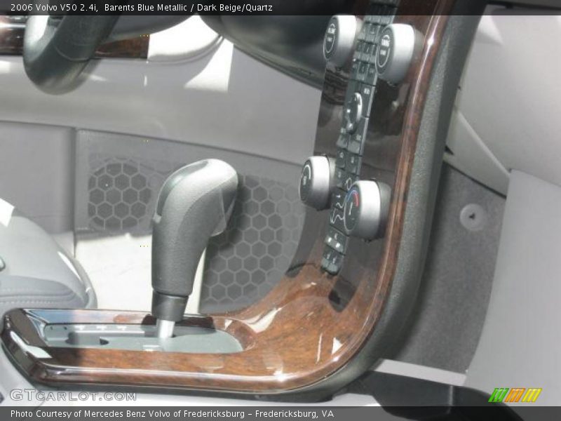 Barents Blue Metallic / Dark Beige/Quartz 2006 Volvo V50 2.4i