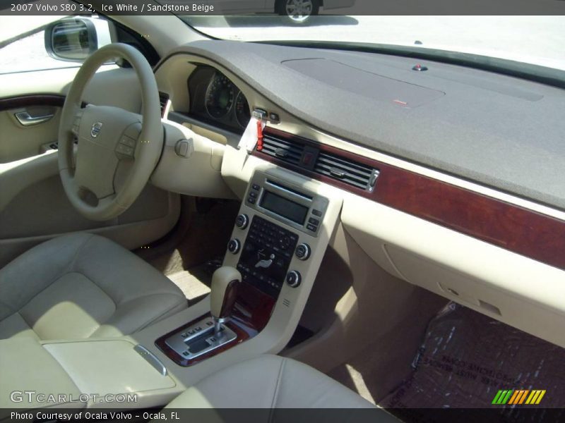 Ice White / Sandstone Beige 2007 Volvo S80 3.2