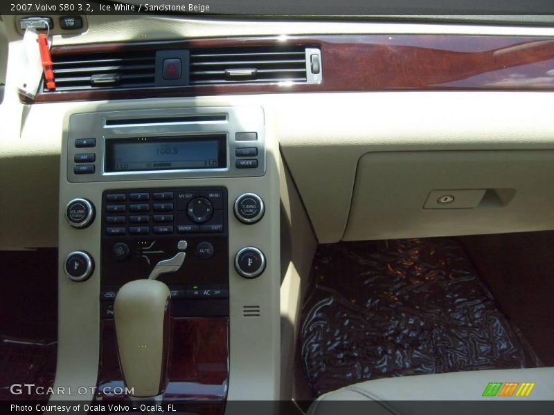 Ice White / Sandstone Beige 2007 Volvo S80 3.2