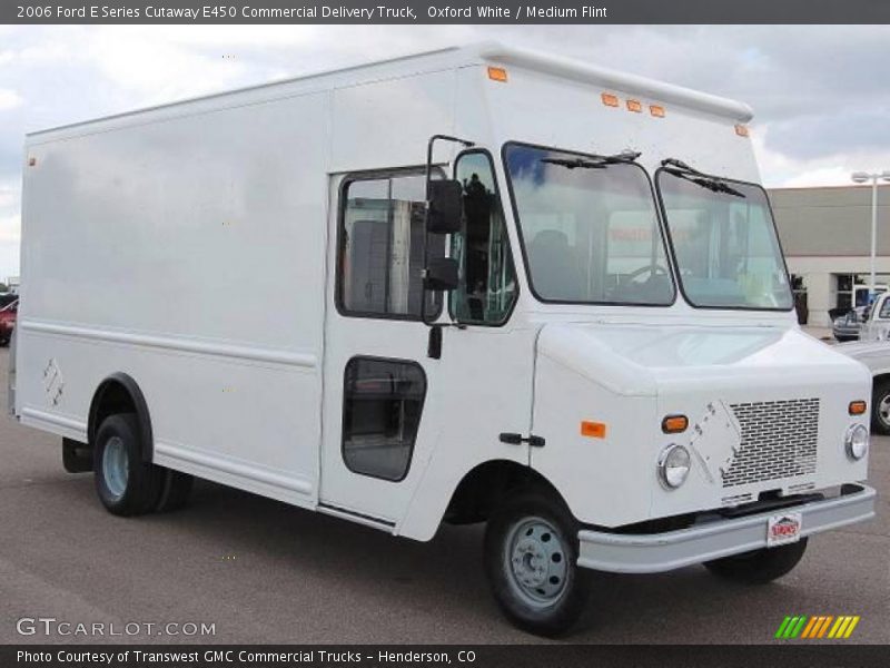 Oxford White / Medium Flint 2006 Ford E Series Cutaway E450 Commercial Delivery Truck