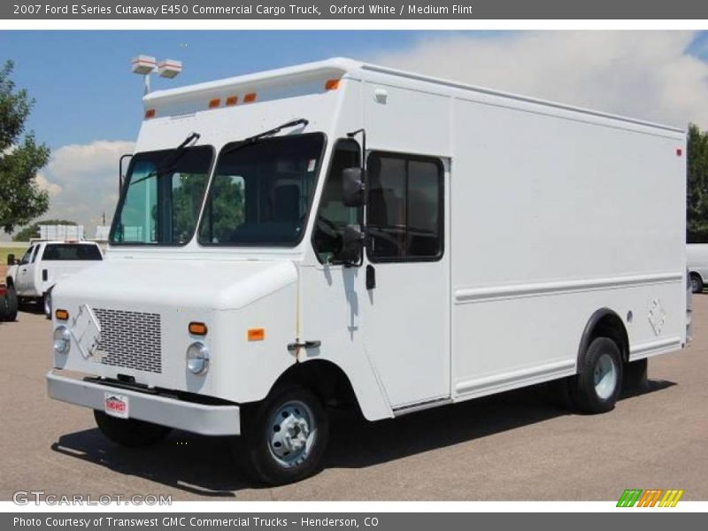 Oxford White / Medium Flint 2007 Ford E Series Cutaway E450 Commercial Cargo Truck