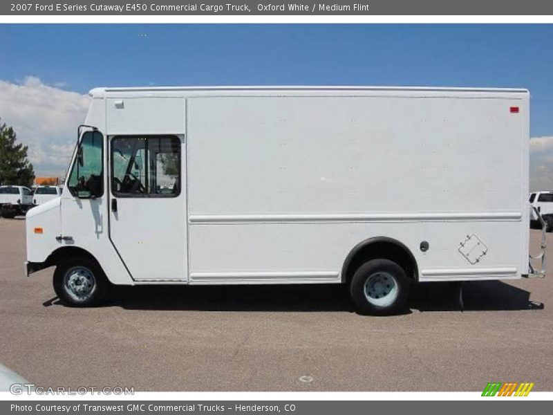 Oxford White / Medium Flint 2007 Ford E Series Cutaway E450 Commercial Cargo Truck