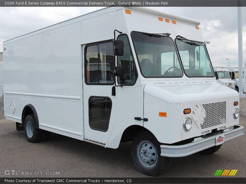 Oxford White / Medium Flint 2006 Ford E Series Cutaway E450 Commercial Delivery Truck