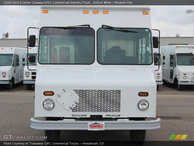Oxford White / Medium Flint 2006 Ford E Series Cutaway E450 Commercial Delivery Truck
