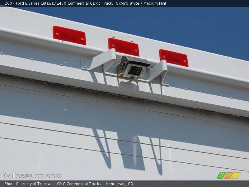 Oxford White / Medium Flint 2007 Ford E Series Cutaway E450 Commercial Cargo Truck